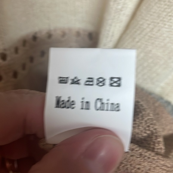 Royal + Reese size XL Striped Gray, White, and Tan V-Neck Lightweight Sweater - Picture 4 of 8